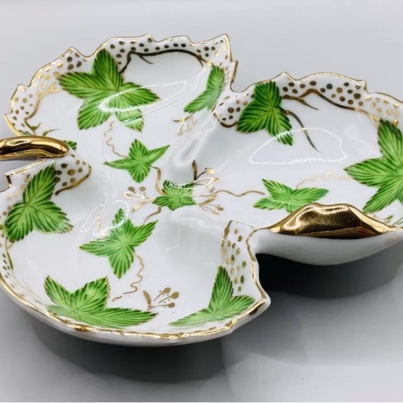 Vintage Hand painted Porcelain Ivy Leaf Bonbon/Trinket Dish with Gold Accents - Picture 2 of 6